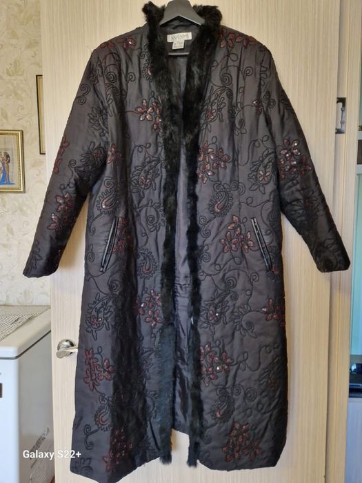 Продается женское пальто