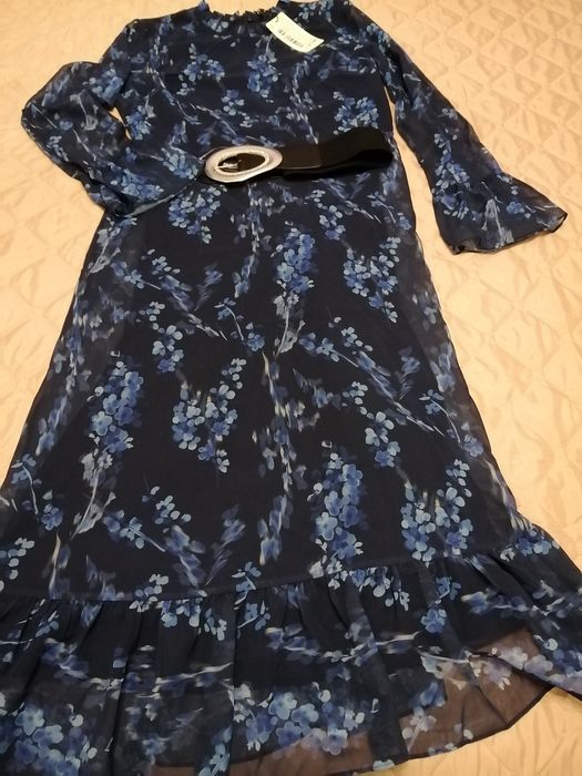 Дамска рокля с дълъг ръкав