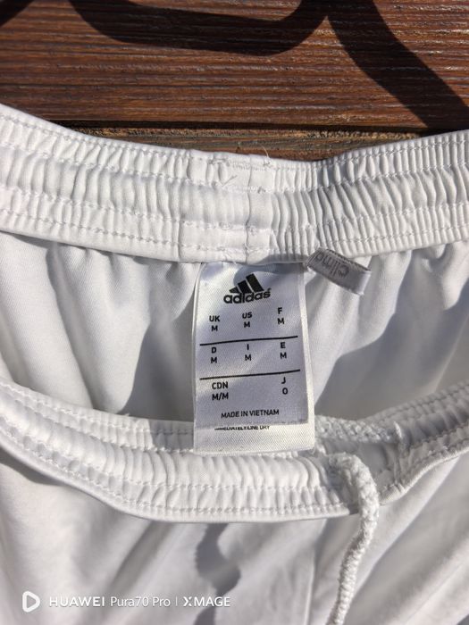 Нова мъжка тениска на Adidas размер M