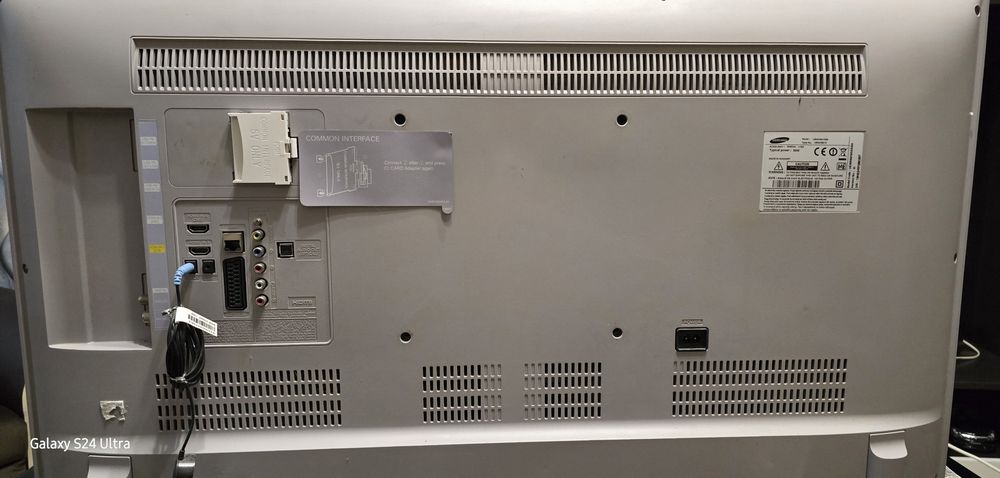 Телевизор Samsung ue40h6410 счупена матрица