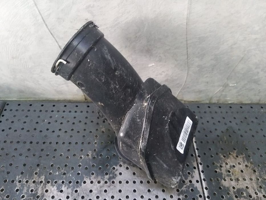 Tubulatura admisie aer 2.0 d seria 5 g30 g31 13718587573 8587573