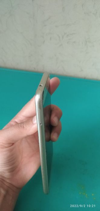 Телефон HUAWEI P8 lite