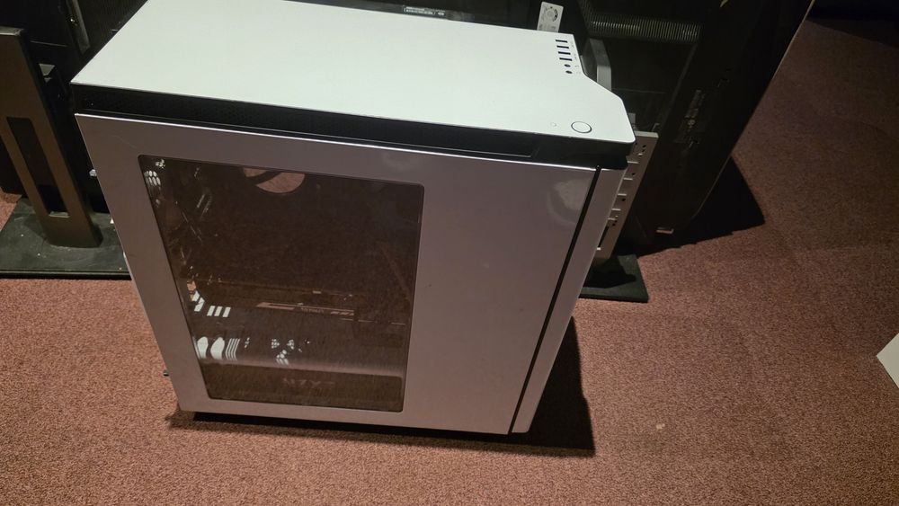 Настолен Компютър