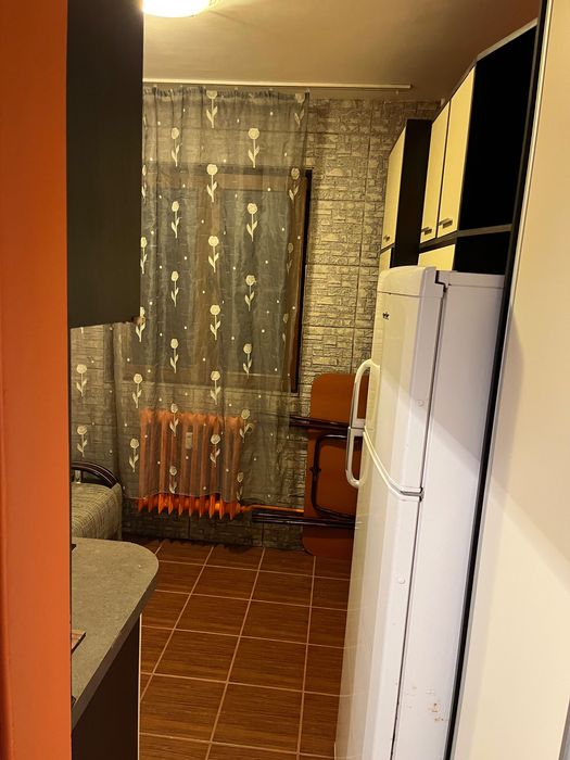 Închiriez garsonieră