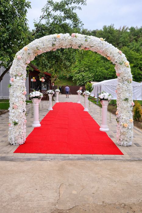 Închiriez corturi de evenimente