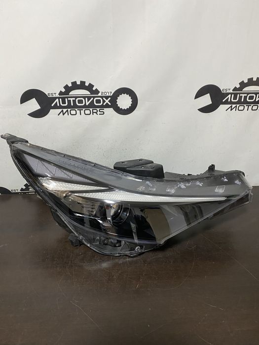 Far dreapta halogen si led Hyundai Elantra an 2021-2023