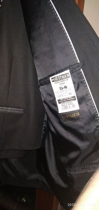 Продам костюм тройка