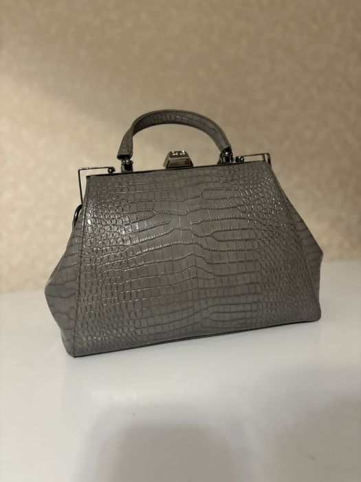 Продам сумку в отличном состояний