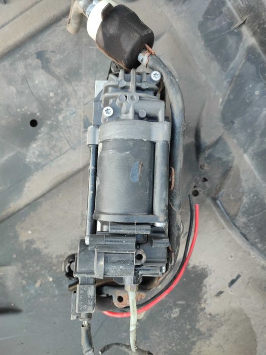 Компресор въздушно окачване Mercedes W212 W204