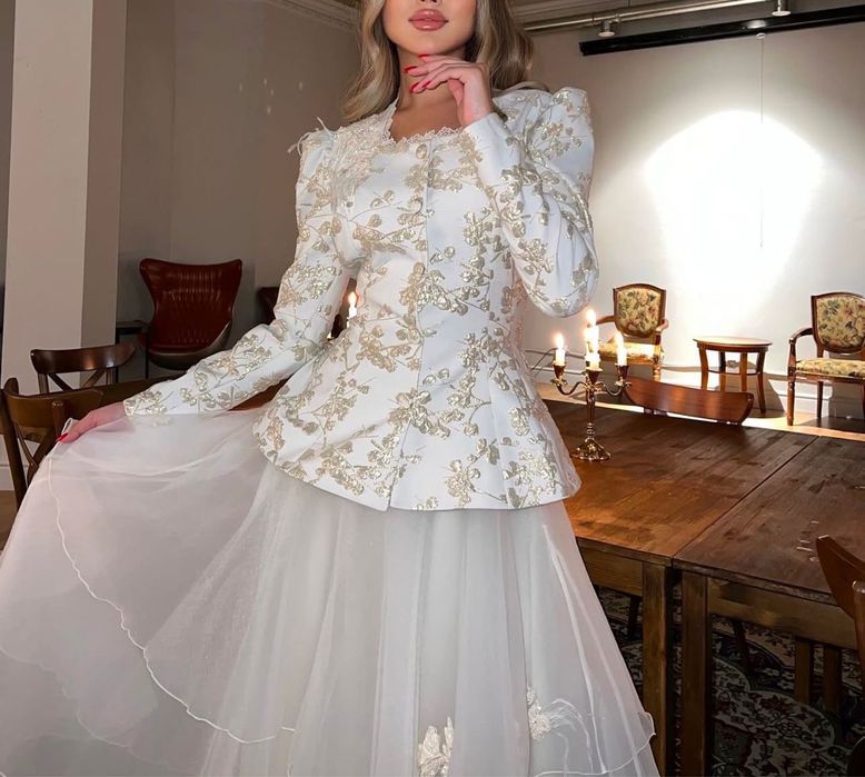 Продаю костюм двойка