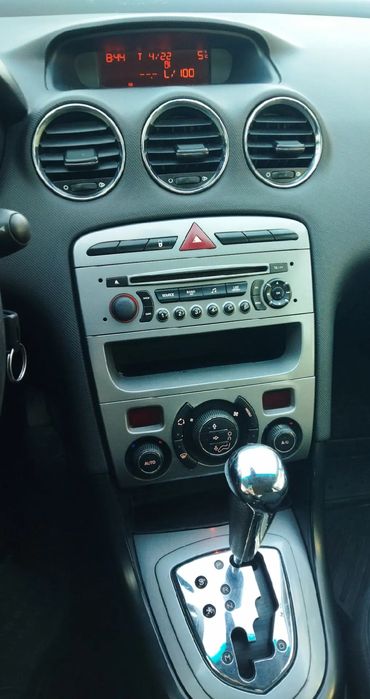 Продам хорошую машину