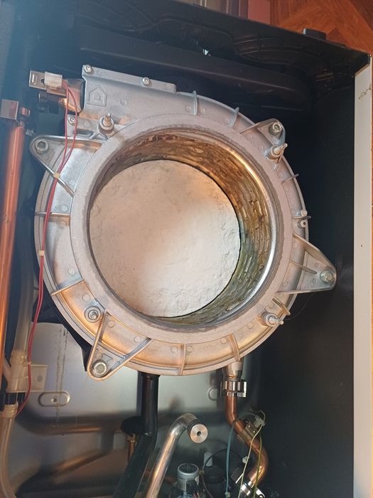 Vindem schimbătoare de căldură Ariston