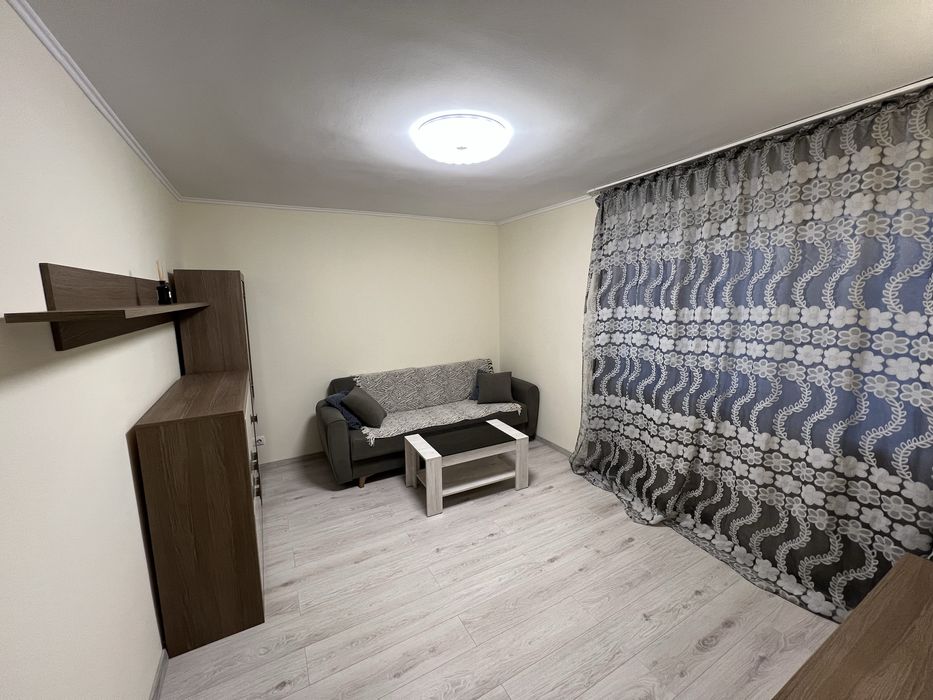 Apartament mobilat de vânzare