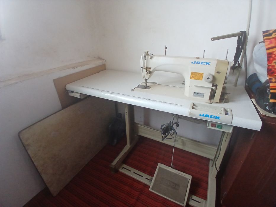 Продаётся швейная машина Jack первого выпуска в рабочем состоянии