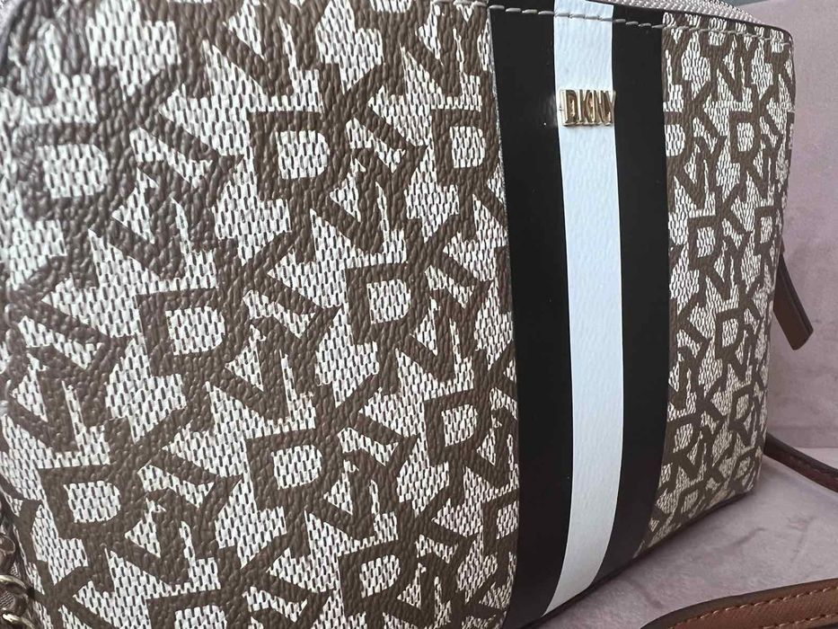 DNKY Маркова чанта , малка