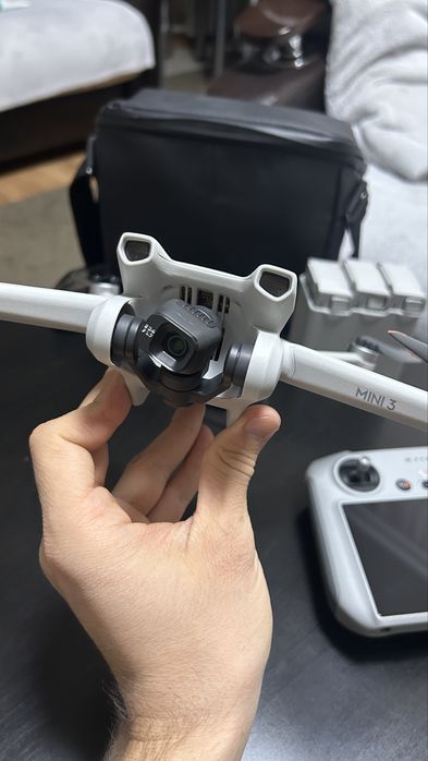 Продам дрон/квадрокоптер DJI Mini 3 RC Fly More combo