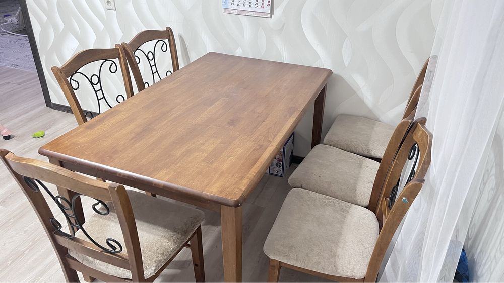 Продам обеденный комплект