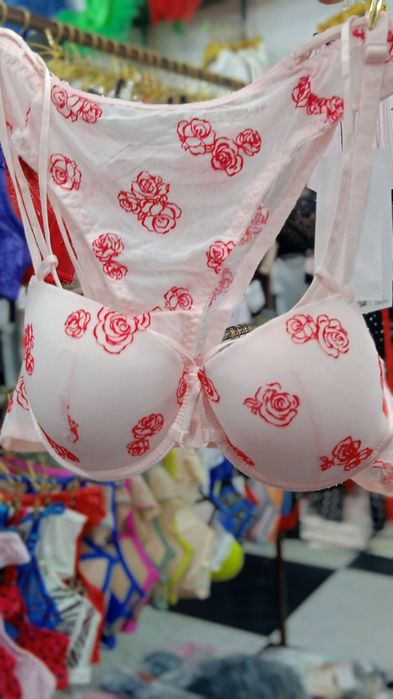 Komplekt ichki kiyimlar