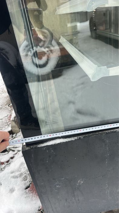 Витринный холодильник кондитерский