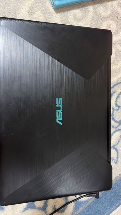 Ноутбук asus m570