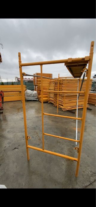 Schela metalica de inchiriat (Model spaniol)