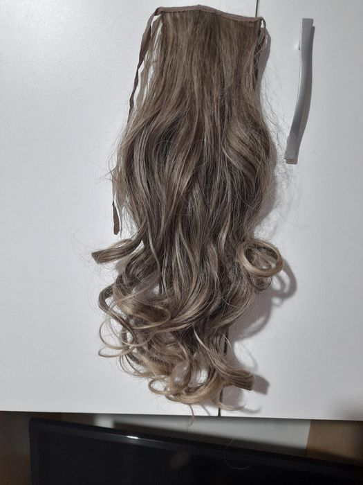 Coada de par blond mediu balayage