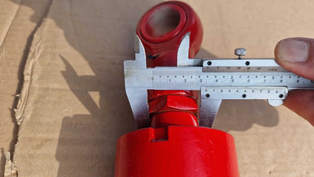 Cilindru hidraulic 65 cm lungime deschide 40 cm tija 35 mm grosime bol