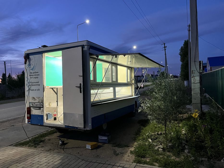 Мерседес мв-100 фудтрак