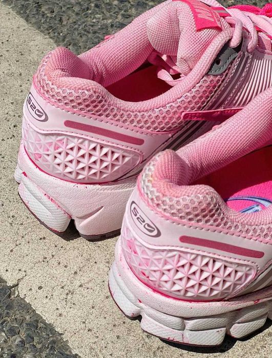 Nike Air Zoom Vomero 5