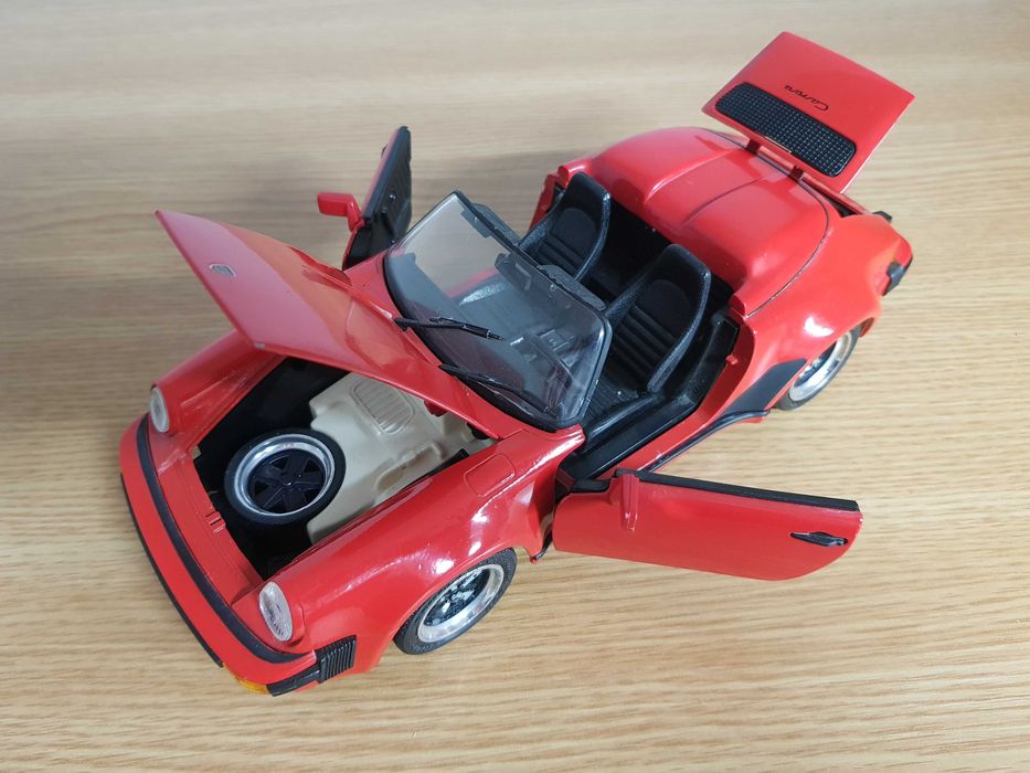 Macheta Porsche speedster, scara 1/18