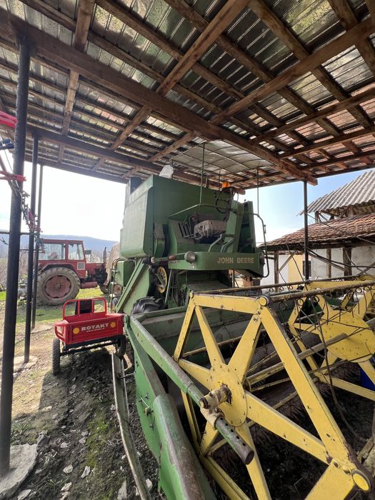 John  DEERE  in stare de functionare buna