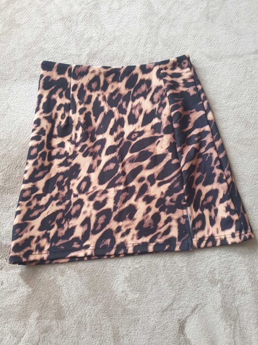 Пола леопардов десен