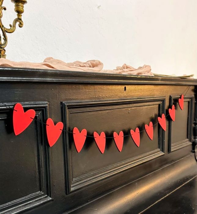 Гирлянда из деревянных сердечек