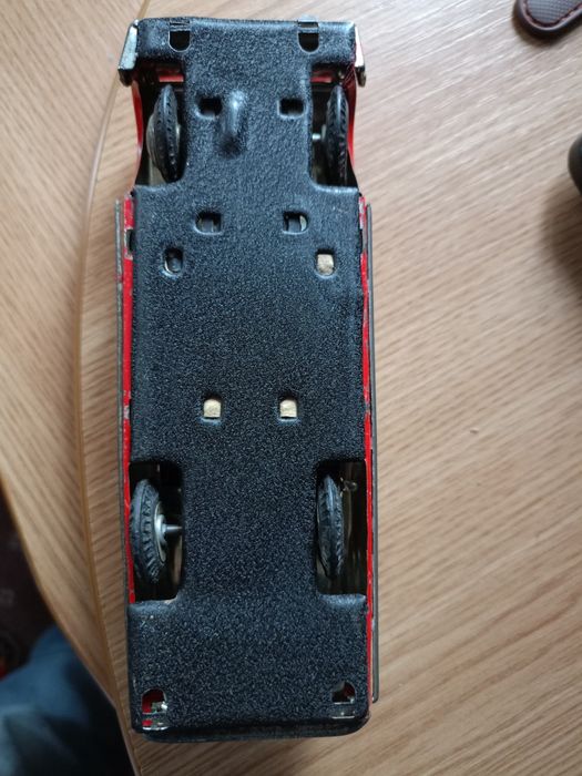 Jucărie vechi Mașinuță din tablă, Șef de Pompieri