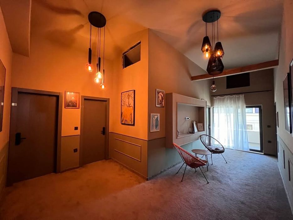 Продава се Хотел в к.к. Св.Св. Константин и Елена - 600 кв.м за 2500 €/кв.м - Снимка #11