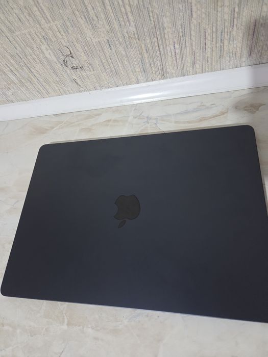 MacBook m3 15 дюймов