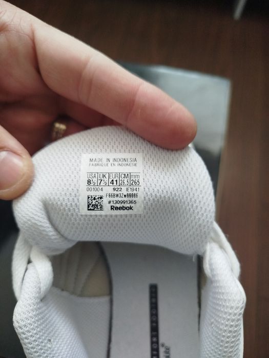 Vând Adidași Reebok