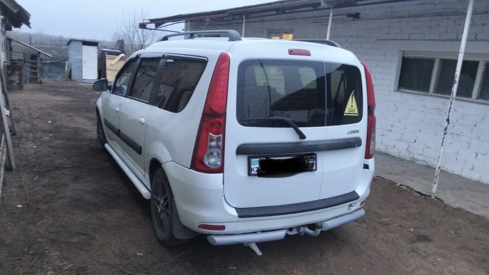 Продам машину ларгус