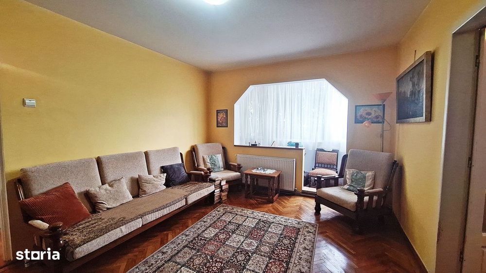 Piata Astra, apartament 2 camere la etajul 1, liber, 87000 euro