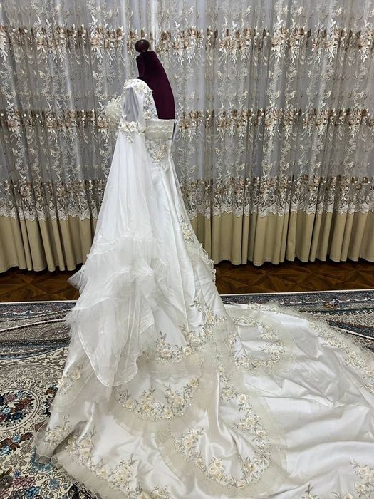 ansambl kuylak oq rangli