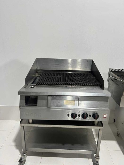 FALCON UK cu 3 arzatoare - Gratar roca vulcanica GAZ