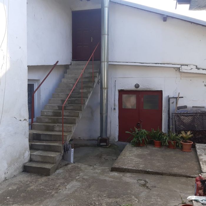 Inchiriere ( 2 eur / mp ) cladire comerciala 500 mp jud Suceava