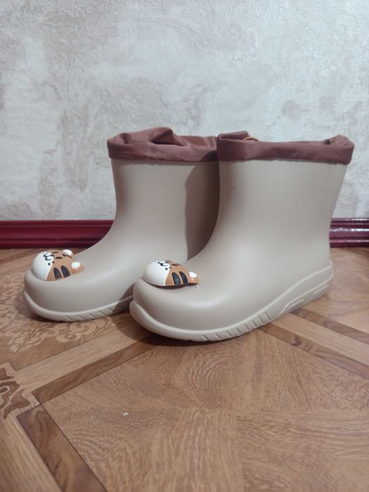 Резиновые сапоги