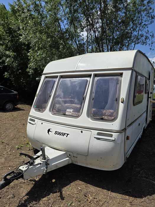 Rulotă Swift Challenger 440/4S (1990) – 4 Locuri