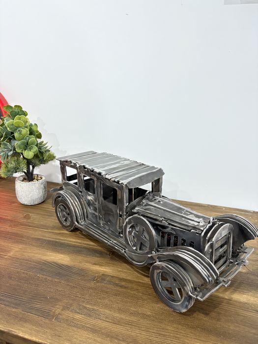 Sculptura masina de epoca FIER- cadou ideal