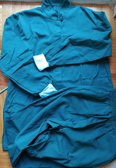 Работно облекло -  ватирано зимно яке, дамско облекло, бели манти