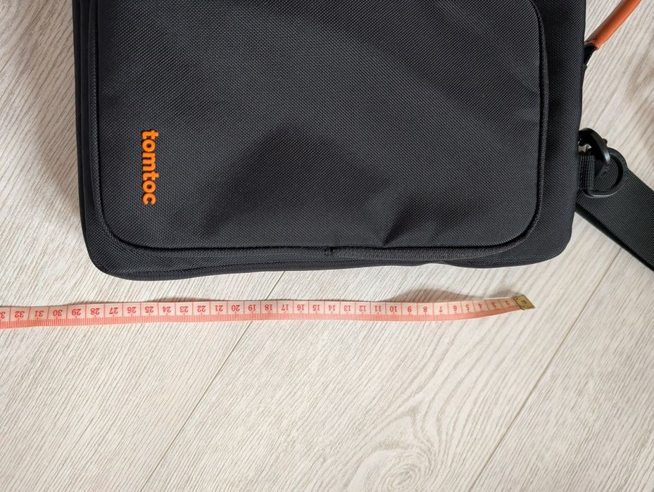 Servieta pentru laptop Tomtoc Defender-A42 (neagra)
