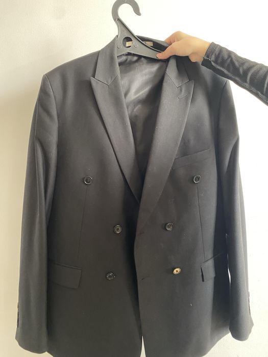 В срочной Продаже Костюм