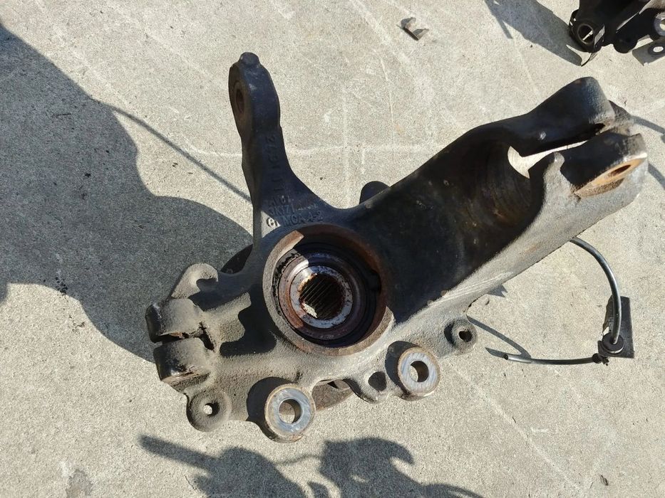 fuzeta stanga fata 1.6 tdci  ford focus 3