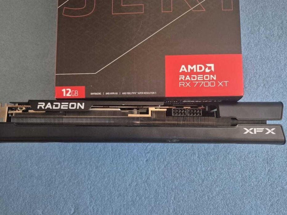 Продам видеокарту AMD 7700XT 12Gb